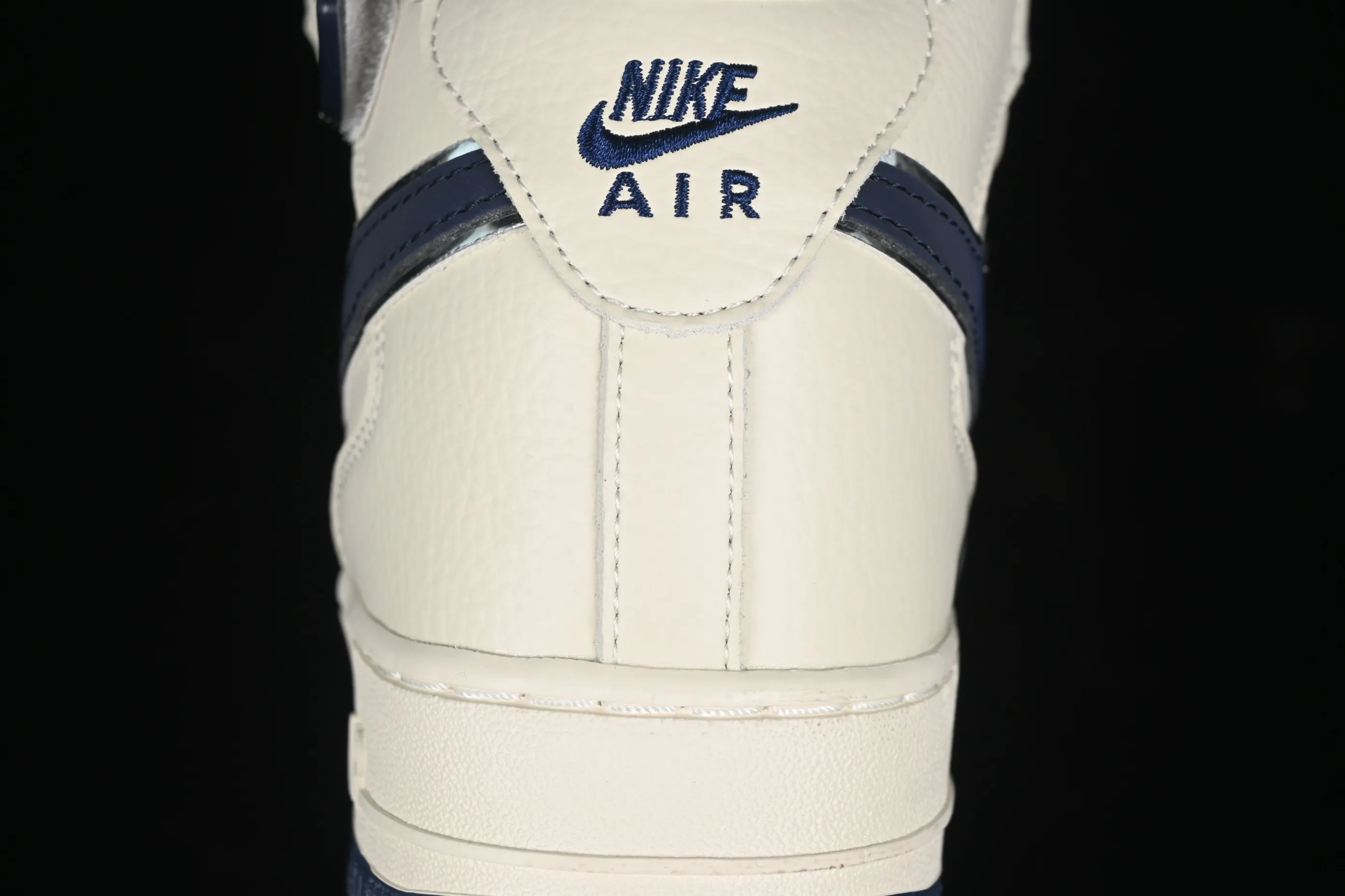 All categories Nk Air Force 1 Air Force series Nk Air Force 1 Mid Air Force mid-top Nk Air Force 1'07 Mid rice dark blue two-color bottom Air Force One starry mid-top casual sneakers XL0236-233